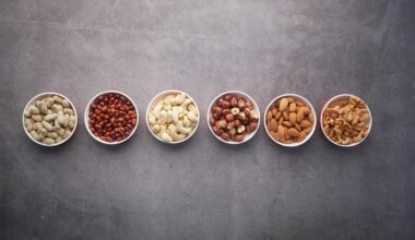 Kommen met bonen, tofu en noten op een keukentafel