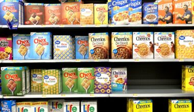 Schap met gedroogde bonen, linzen en kikkererwten in een supermarkt
